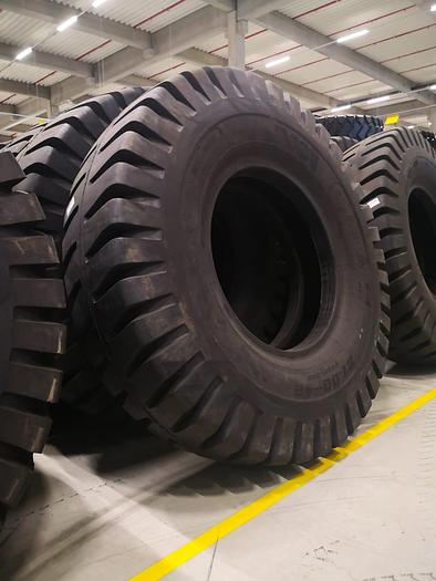 Used Tires for Cranes and Machinery